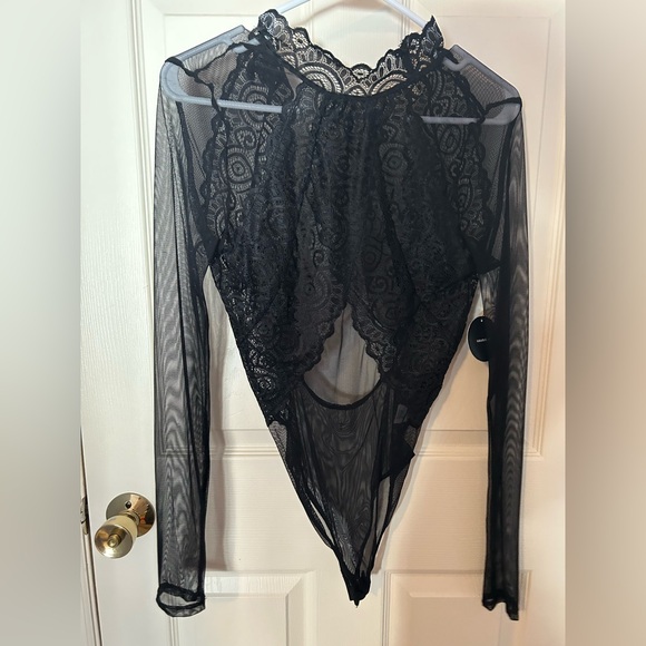 Lulus Show Stopping Black Sheer Lace Long Sleeve Bodysuit - Size XS - Picture 2 of 4